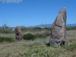 menhirs menhirs op Sardinie, sant antioco